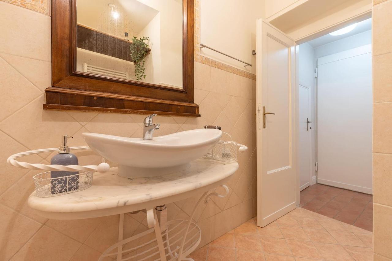 Sambrogio Suite-hosted By Sweetstay Apartamento *